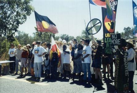 Protestaktion (Foto: Gundjehmi Aboriginal Corporation 1998)