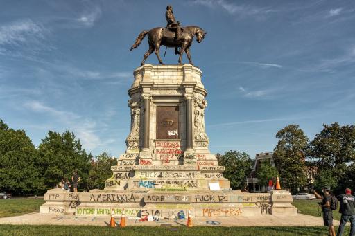Monumentalstatue in Richmond, vor der Demontage (Foto: Mobilus In Mobili 2020)